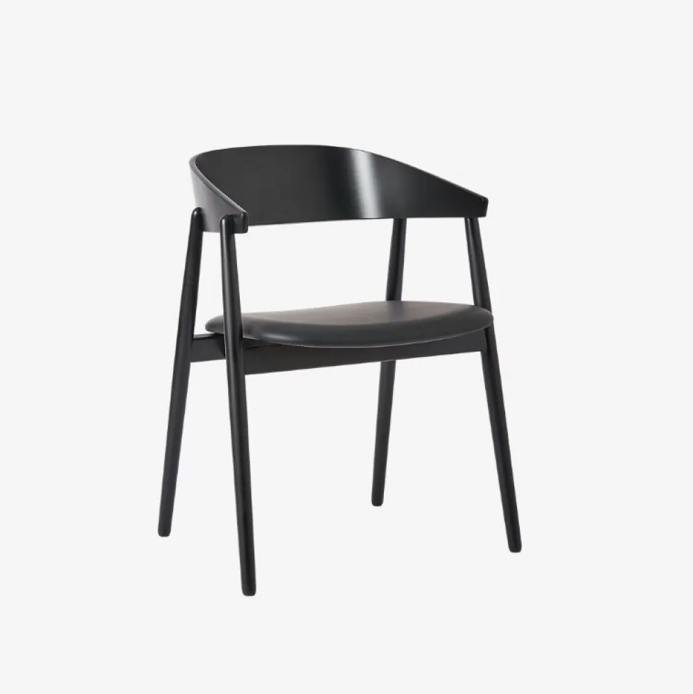 Andersen Furniture Stue|Stole>AC2 Stol Sort Mat Lakeret Bøg Sort PU Læder