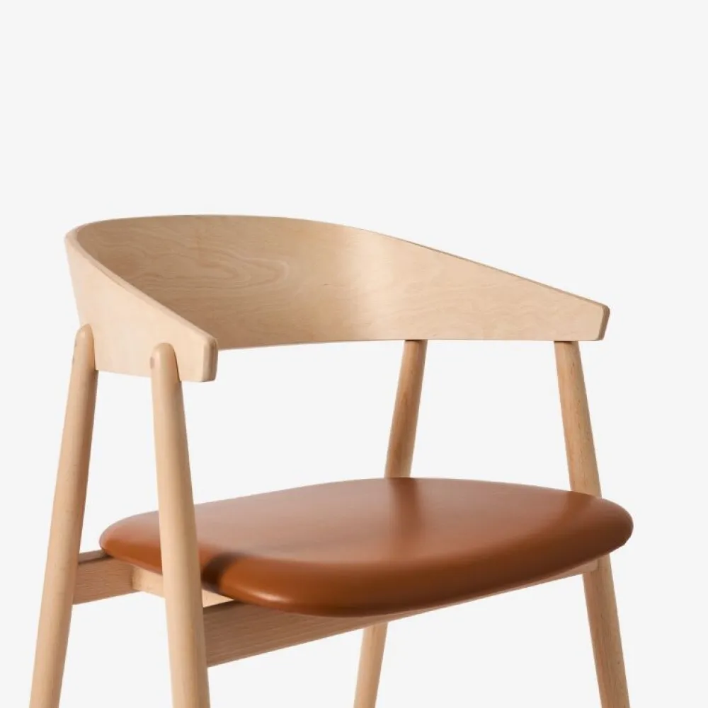 Andersen Furniture Stue|Stole>AC2 Stol Hvidpigmenteret Mat Lakeret Bøg Cognac Læder