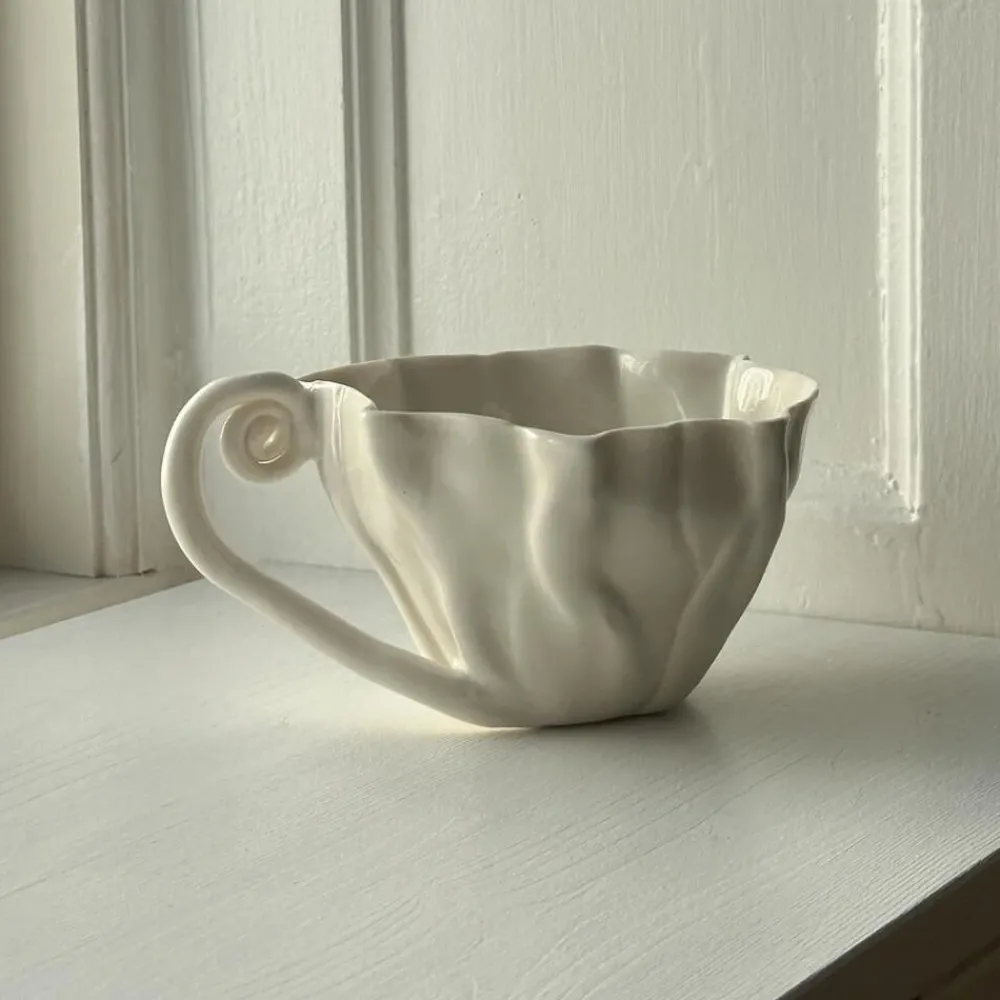 Atelier Marée Keramik & Porcelæn>Springflodskop Med Hank Hvid