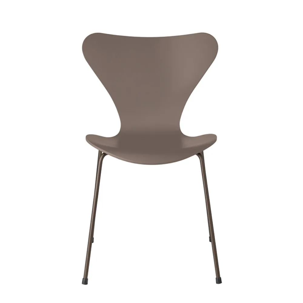 Fritz Hansen Køkken|Stole>Serie 7™ 3107 Lakeret