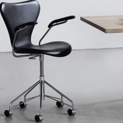 Fritz Hansen Kontor|Stole><noscript><img width=