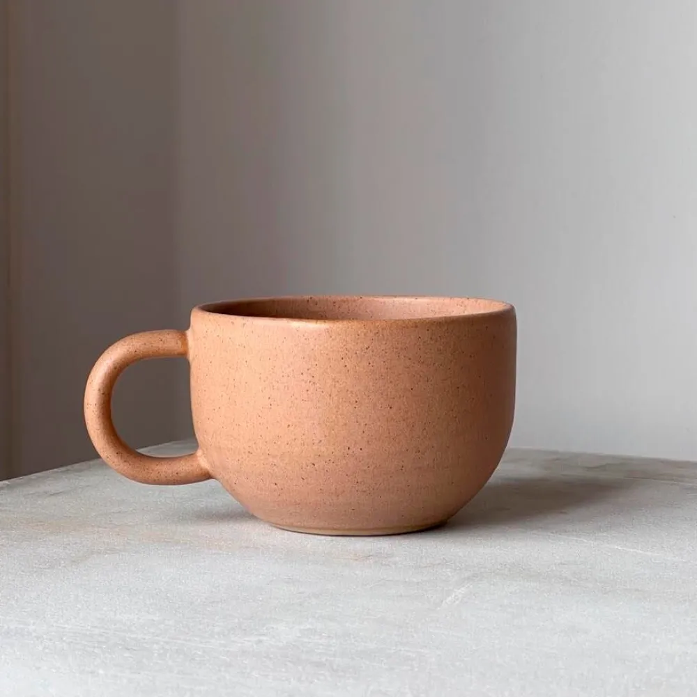 Julie Damhus Studio Keramik & Porcelæn>Oda Tekop Med Hank Beige