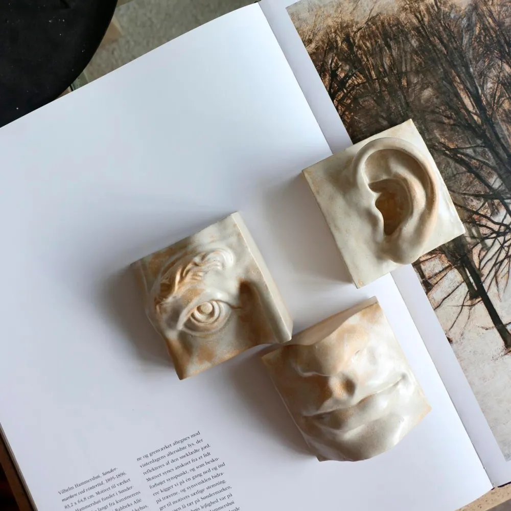 Laoru Laoru Keramik & Porcelæn>Mouth I Relief Antique White