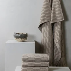 Mette Ditmer Badeværelse|Badtekstiler>Geo Bath Towel Sand