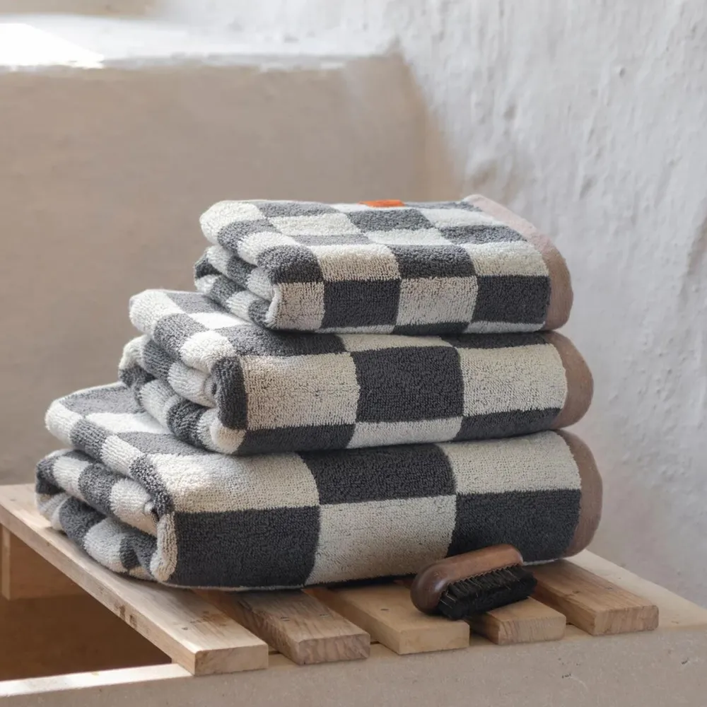 Mette Ditmer Badeværelse|Badtekstiler>Retro Bath Towel Dark Grey