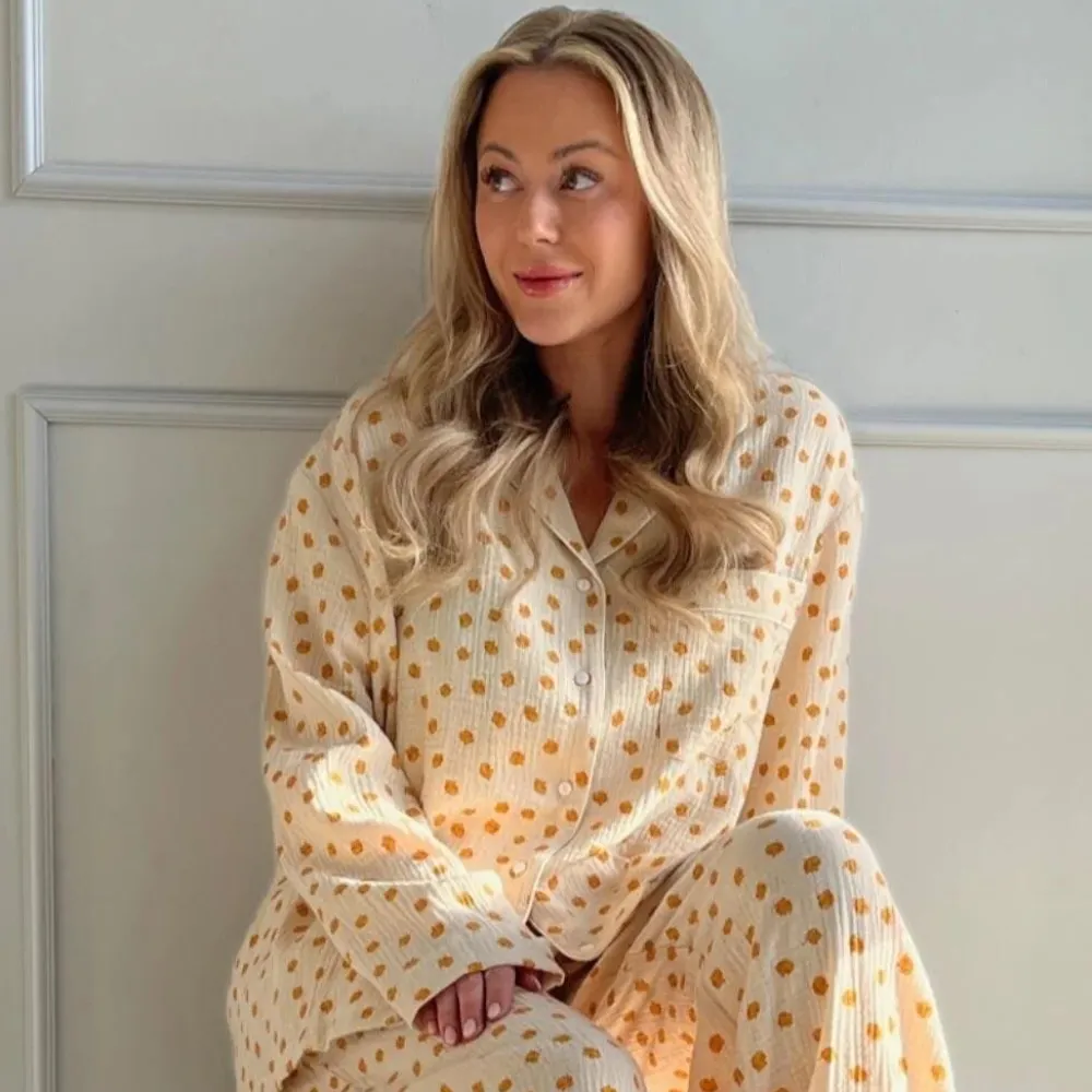 Dame Stories From The Atelier - By Copenhagen Shoes Overdele>Stories From The Atelier Pajamas Shirt 3 Beige Yellow Big Flower