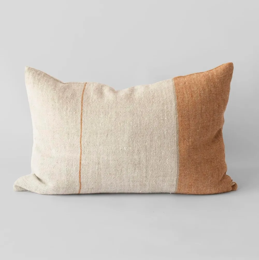 Tell Me More Puder>Adrian Cushion Spice 40x60 cm