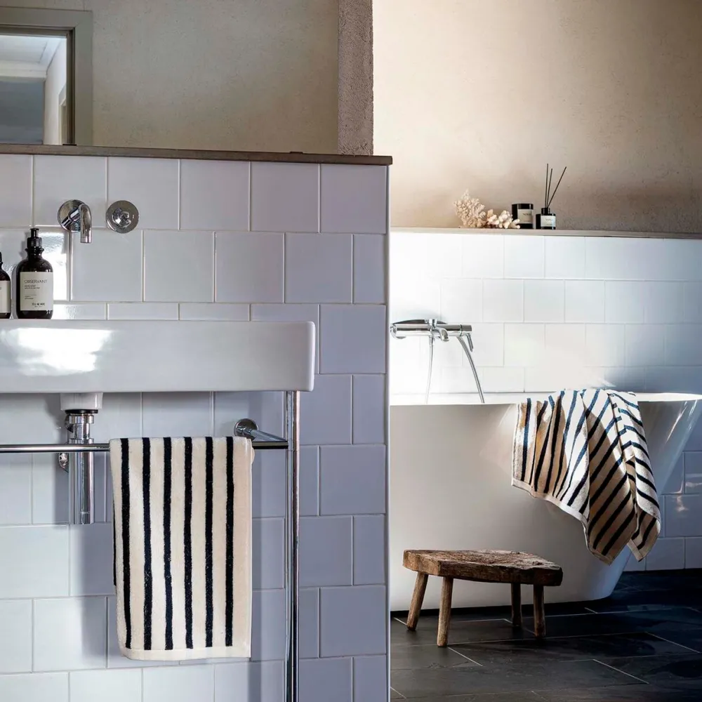Tell Me More Badeværelse>Bonnie Bath Towel Black