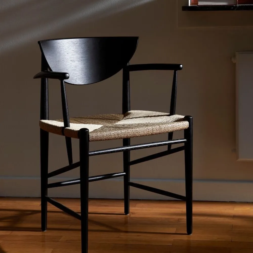 &Tradition Stole|Stue>HM4 Drawn Chair Black Lacquered Oak