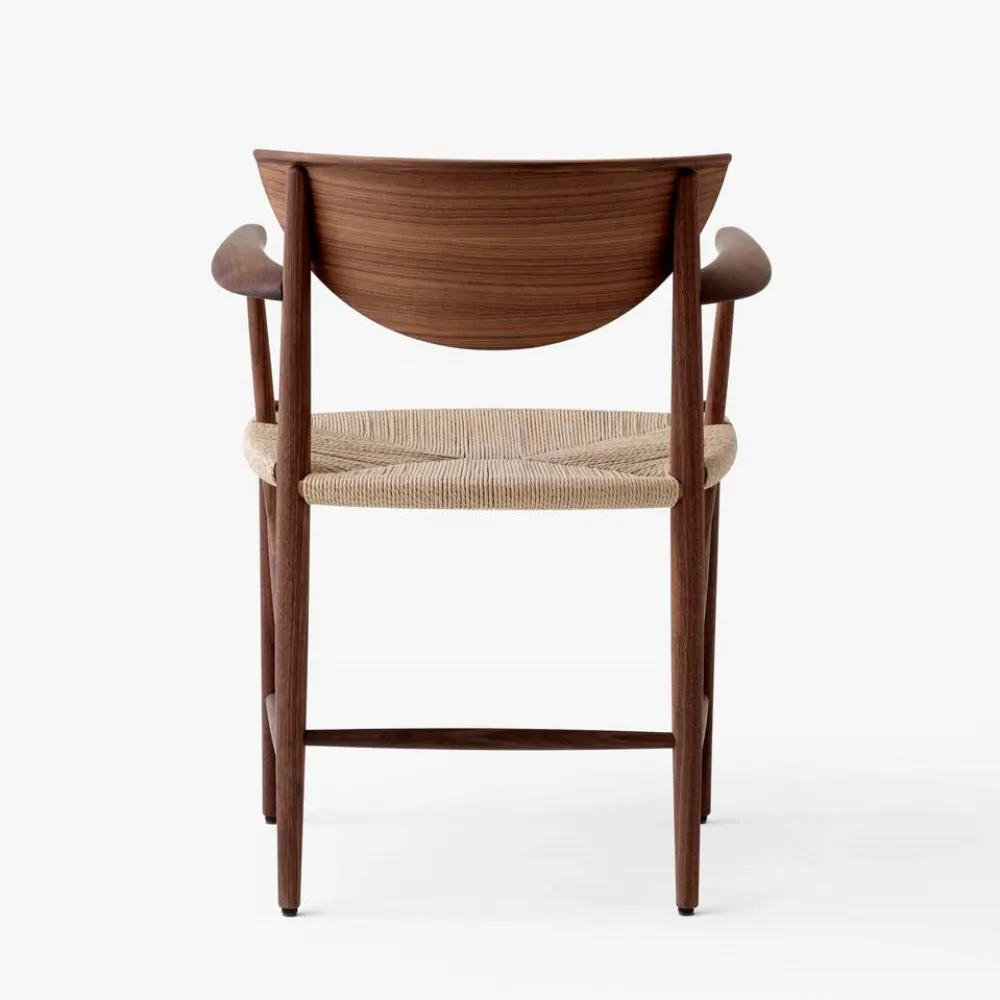&Tradition Stole|Stue>HM4 Drawn Chair Oiled Walnut