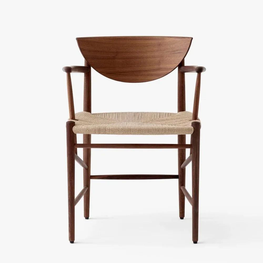 &Tradition Stole|Stue>HM4 Drawn Chair Oiled Walnut