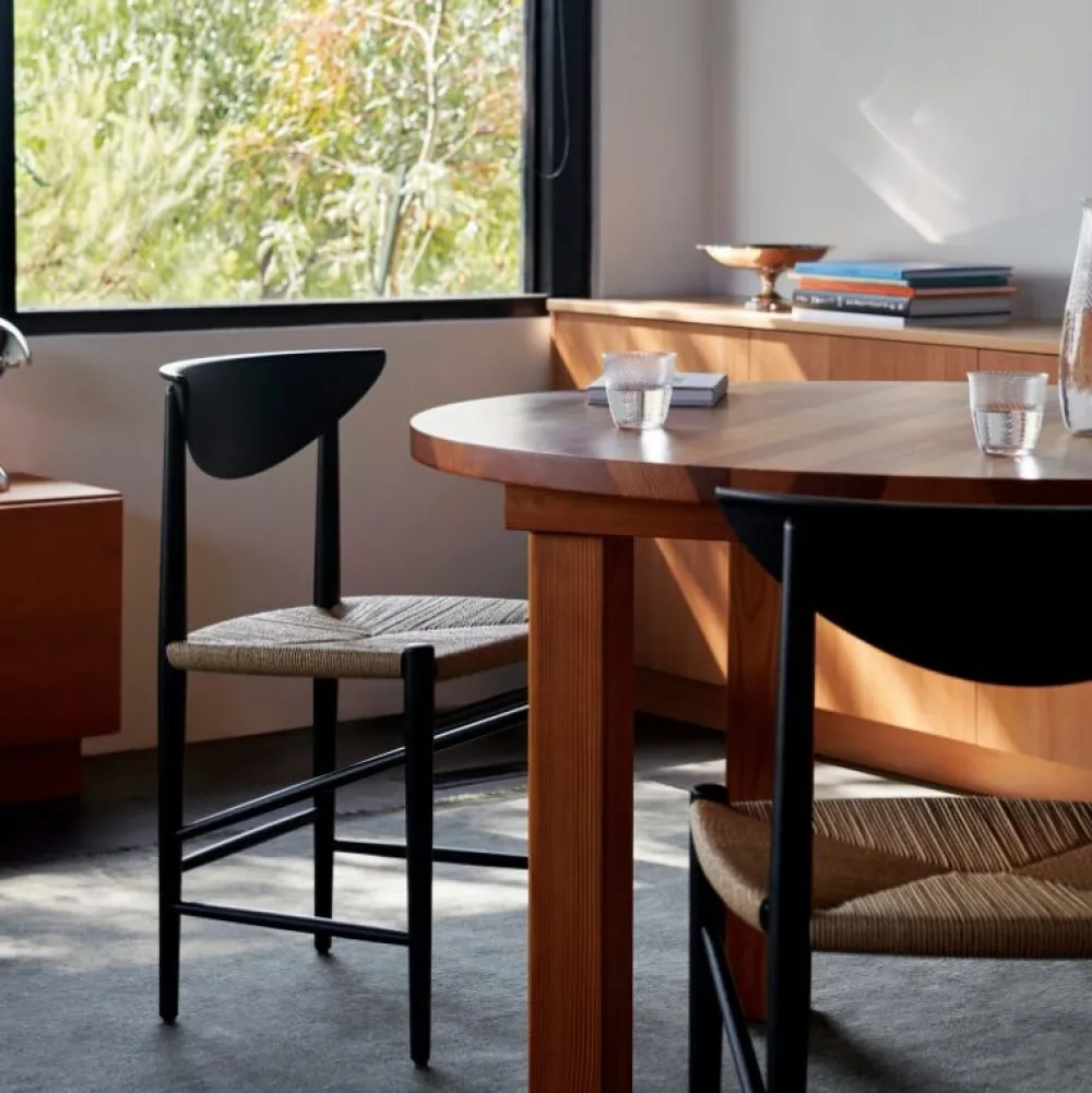 &Tradition Stole|Stue>HM3 Drawn Chair Black Lacquered Oak