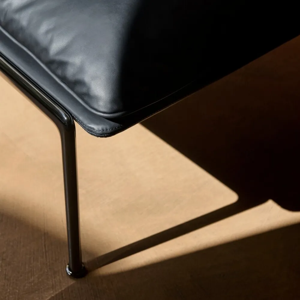 &Tradition Stue|Stole>Muno LN17 Black Noble Leather Dark Chrome Legs