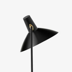 &Tradition Gulvlamper|Stue>Tripod HM8 Gulvlampe Sort