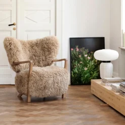 &Tradition Stue|Stole>Wulff ATD2 Honey Sheepskin Oiled Oak
